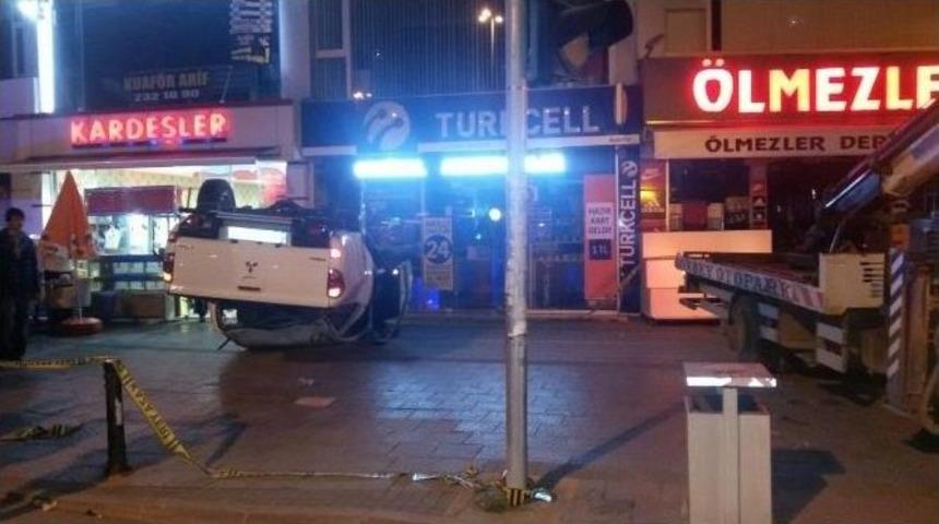 Aşırı Hız Ve Alkol Kaza Yaptırdı: 1 &Ouml;l&uuml;, 1 Yaralı