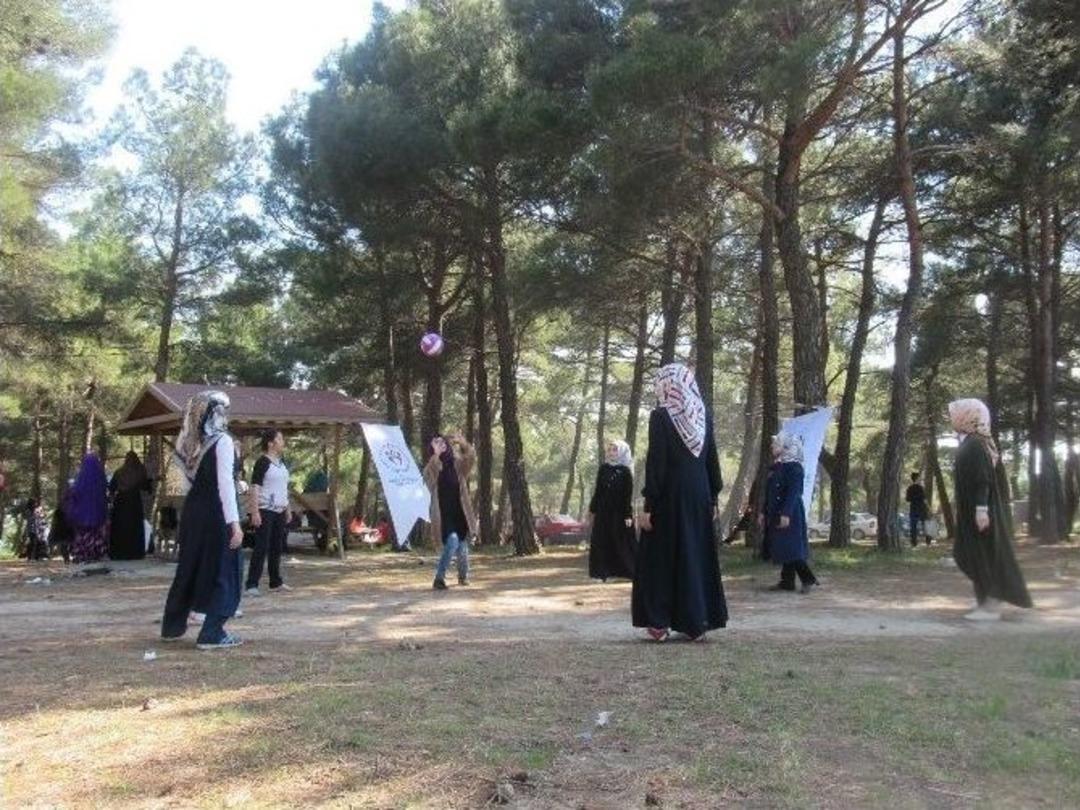 Misafir &Ouml;ğrenciler Piknikte Eğlendi