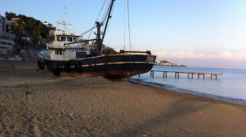 &Ccedil;&uuml; Araştırma Ve Uygulama Gemisi Hurdaya &Ccedil;ıktı