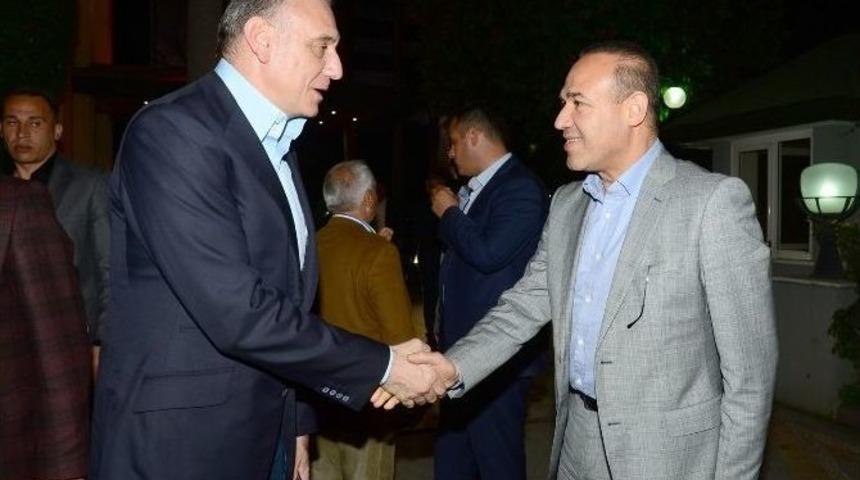 S&ouml;zl&uuml;&rsquo;den, L&uuml;tfi Arıboğan&rsquo;a, Tbf Başkanlığı Yolunda Tam Destek