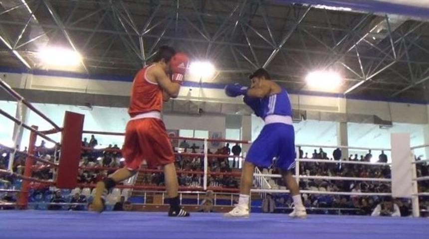Üniversiteler Arası Türkiye Boks Şampiyonası Kars’ta Başladı