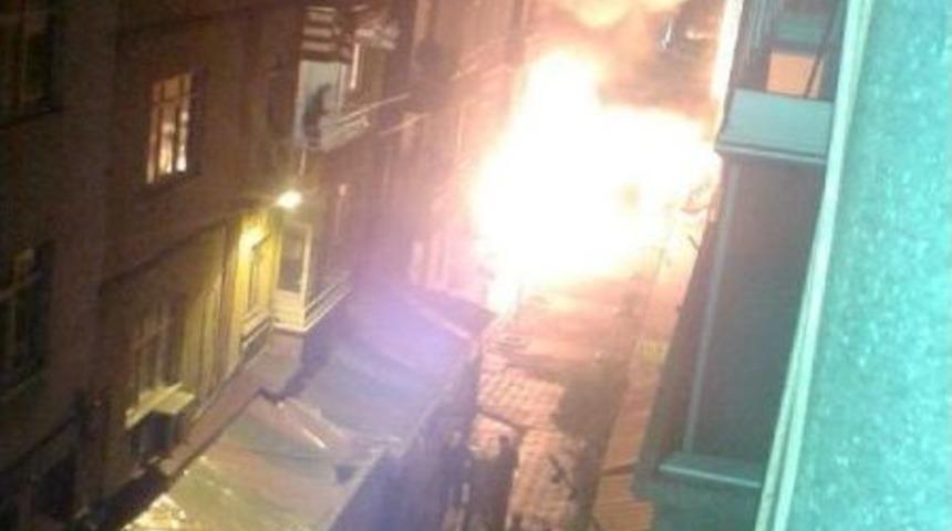 Molotof Kokteyli Atıp Kafeteryayı Yaktılar