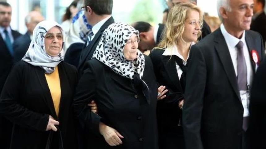 'yeni Anayasanın &Ouml;n&uuml;ndeki Engellerden Biri Telifi &Ccedil;ok Zor G&ouml;r&uuml;ş Ve &Ouml;nerilerin Anayasallaşmasının Istenmesi Olabilir'