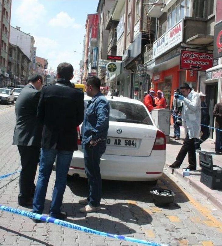 Nevşehir’De Lastiğini Patlattıkları Otomobilden 97 Bin Tl Çaldılar