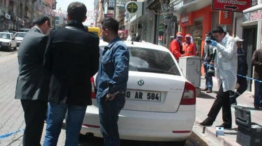 Nevşehir&rsquo;De Lastiğini Patlattıkları Otomobilden 97 Bin Tl &Ccedil;aldılar