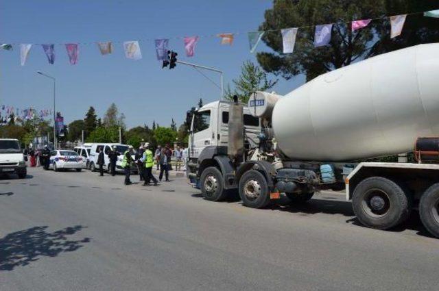 Beton Mikserinin Altında Kalıp Öldü