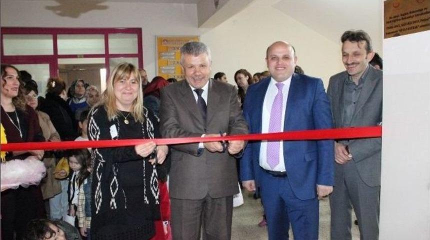 Minik &Ouml;ğrencilerden Resim Sergisi