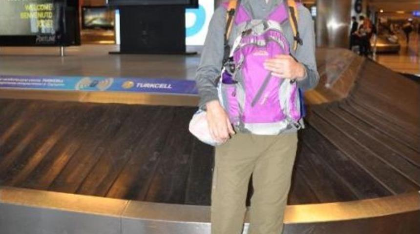 15 T&uuml;rk Daha Nepal'den Yurda D&ouml;nd&uuml;