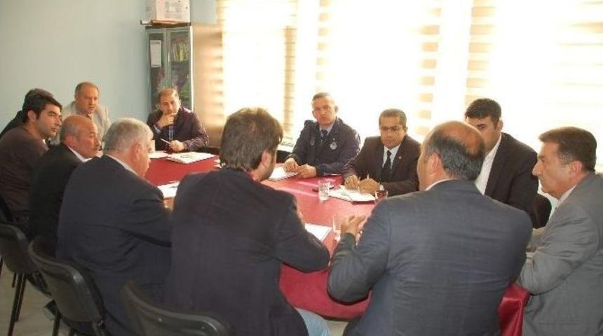 &ldquo;şehir İ&ccedil;i Trafik Sorunları Ve &Ccedil;&ouml;z&uuml;m &Ouml;nerileri&rdquo; Konulu Toplantı Yapıldı