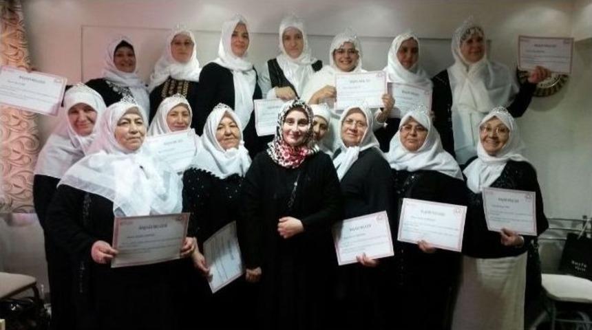 Yaşlısından Gencine 25 Kadın Kur&rsquo;an &Ouml;ğrendi