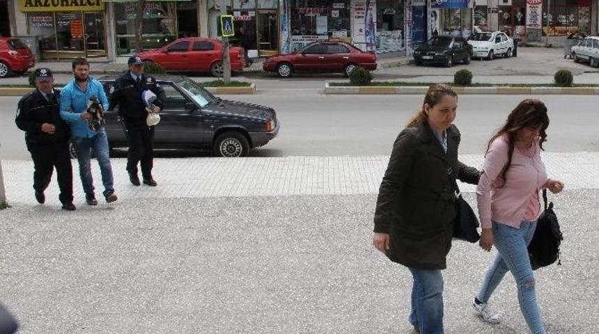 &Ccedil;orum&rsquo;da Hırsızları Giydikleri &Ccedil;alıntı G&ouml;mlek Yakalattı