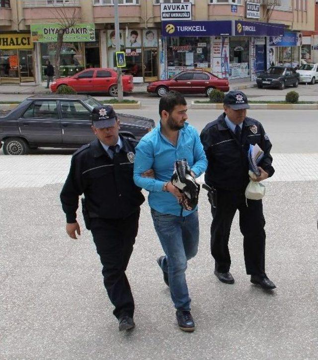 Çorum’da Hırsızları Giydikleri Çalıntı Gömlek Yakalattı