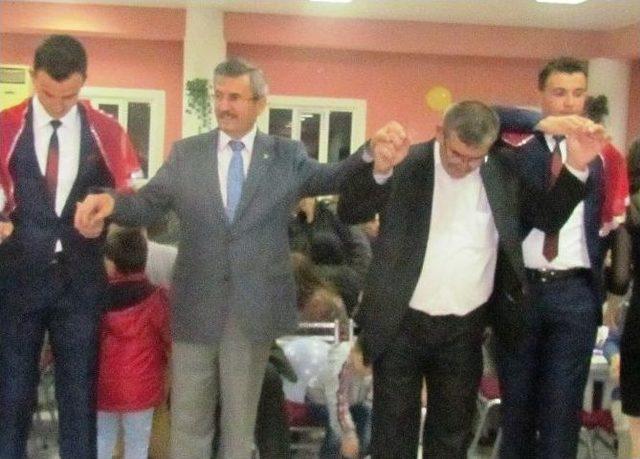 Mhp’li Balkız Asker Uğurladı