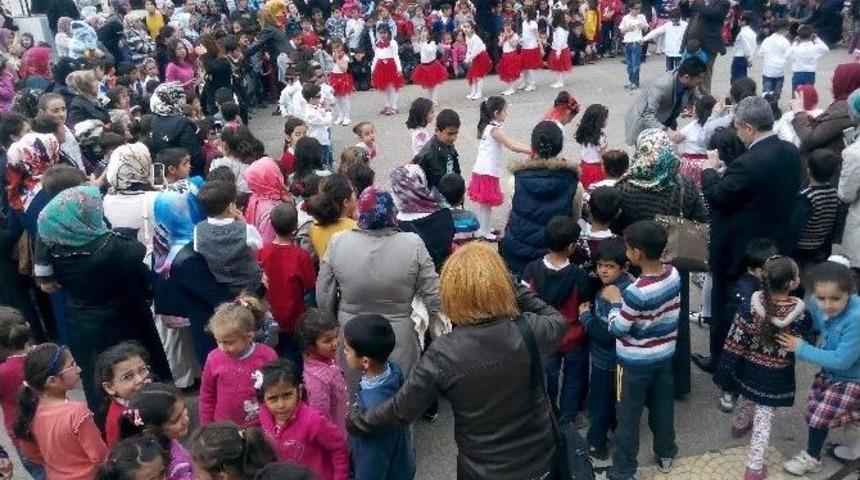 &Ouml;ğrenciler İlk&ouml;ğretim Okulu&rsquo;nda 23 Nisan Coşkusu