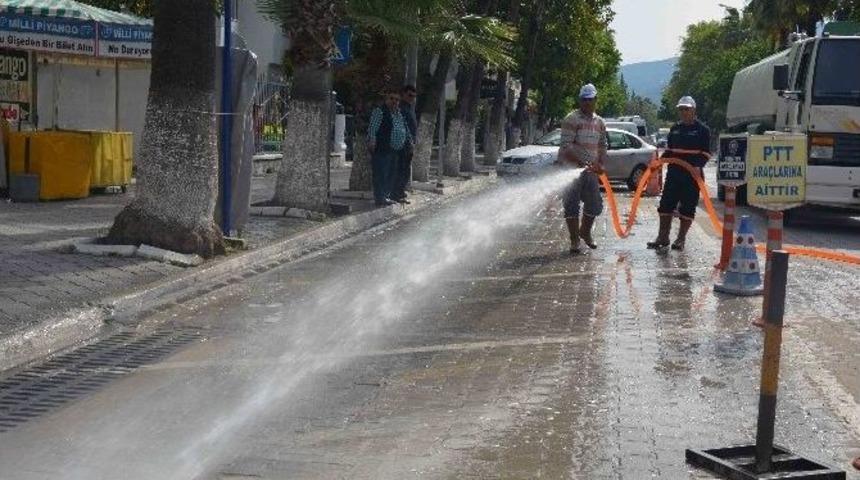 Fethiye Belediyesi Sezon Öncesi Şehri Yıkadı