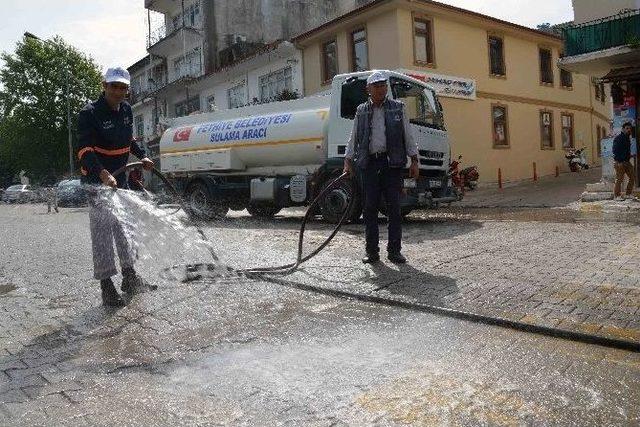 Fethiye Belediyesi Sezon Öncesi Şehri Yıkadı