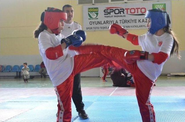 Kick Boks Dostluk Maçları Kula’da Yapıldı