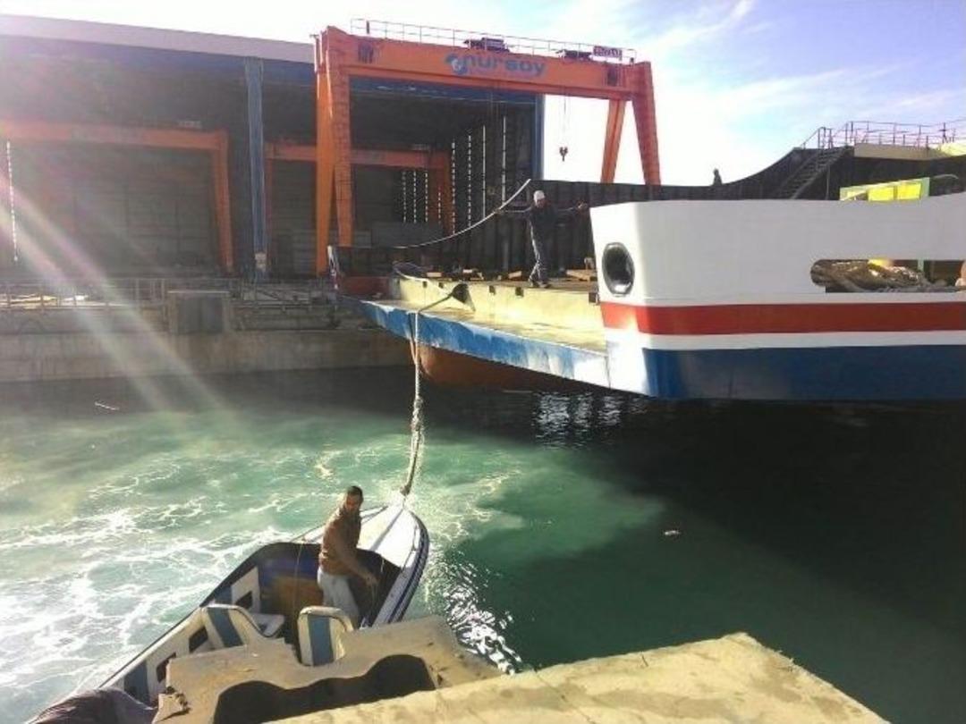 Van G&ouml;l&uuml;&rsquo;nde &Ccedil;alışacak Feribotlardan İlki Suya İndirildi