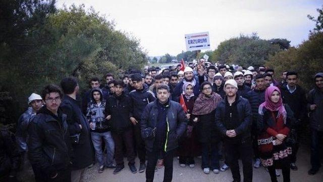 Erzurum Gençliği Şehitlere Vefasını Gösterdi