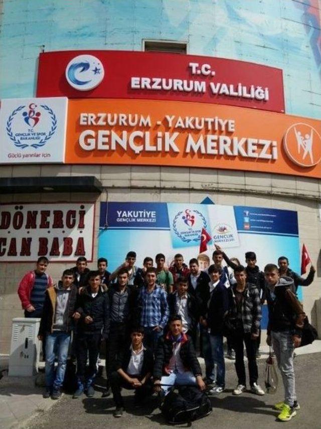 Erzurum Gençliği Şehitlere Vefasını Gösterdi