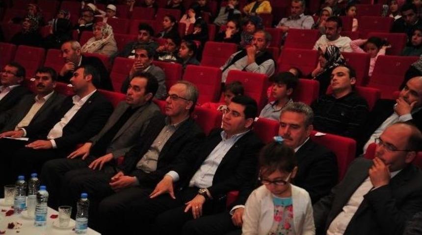 Kur&rsquo;anı Ve Ezanı G&uuml;zel Okumak İ&ccedil;in Yarıştılar