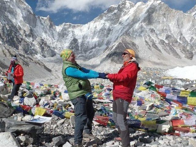 Türk Dağcılar Nepal Depreminden Şans Eseri Kurtuldu