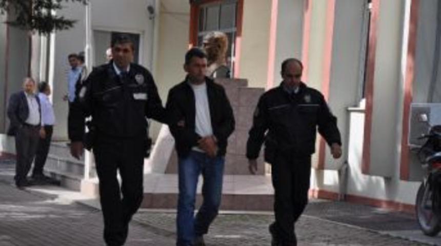 Bulduğu Kredi Kartlarından Doğum Yılı Şifresiyle Para &Ccedil;ekti