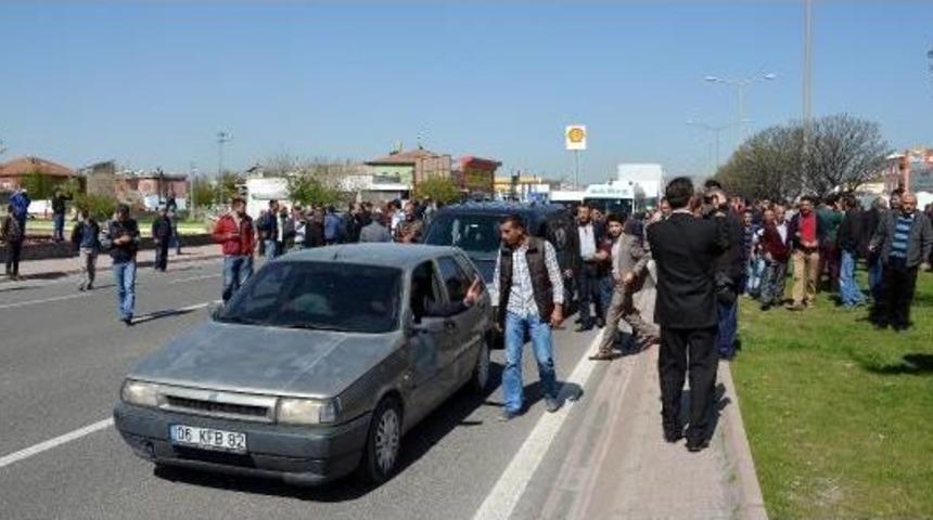 Kayseri&rsquo;De Kamyoncular, 'mazot  Pahalı' Diye 2 Saat Yol Kapattı