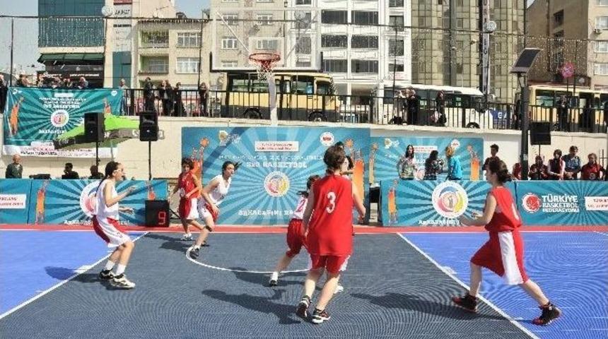 3x3 Sokak Basketbolu Turnuvası, Başkan Usta&rsquo;nın Hava Atışıyla Başladı