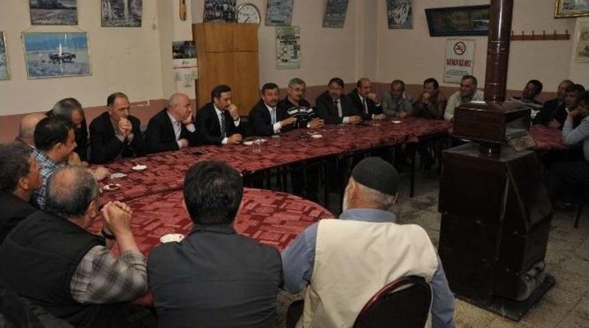 Başkan Karabacak G&uuml;m&uuml;şhaneliler Derneği&rsquo;ni Ziyaret Etti