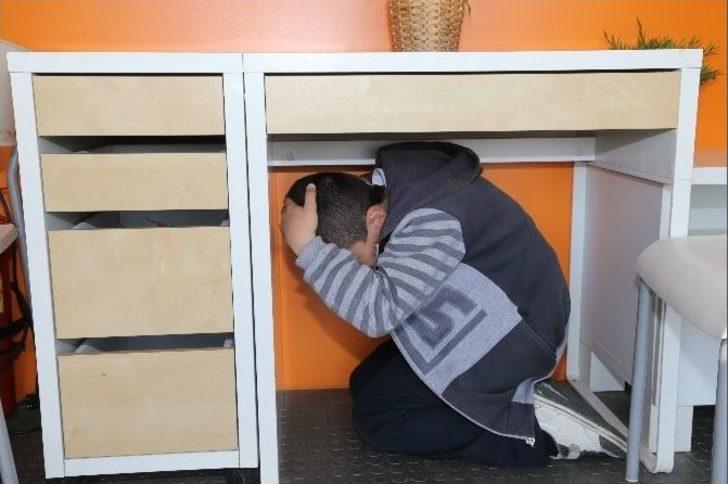 Deprem Tır’ı Sultanbeyli’de G4