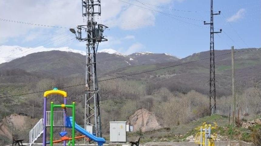 Yüksek Voltaj Elektronik Cihazları Yaktı