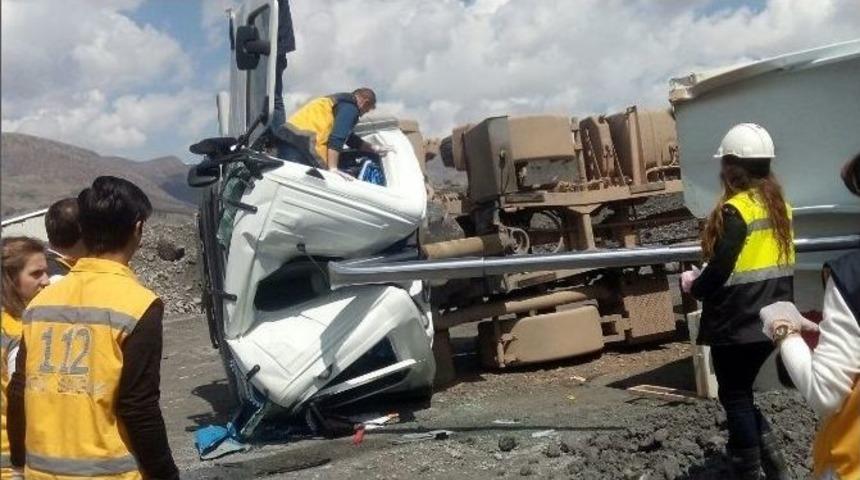 G&uuml;m&uuml;şhane&rsquo;de Feci Kaza: 1 &Ouml;l&uuml;