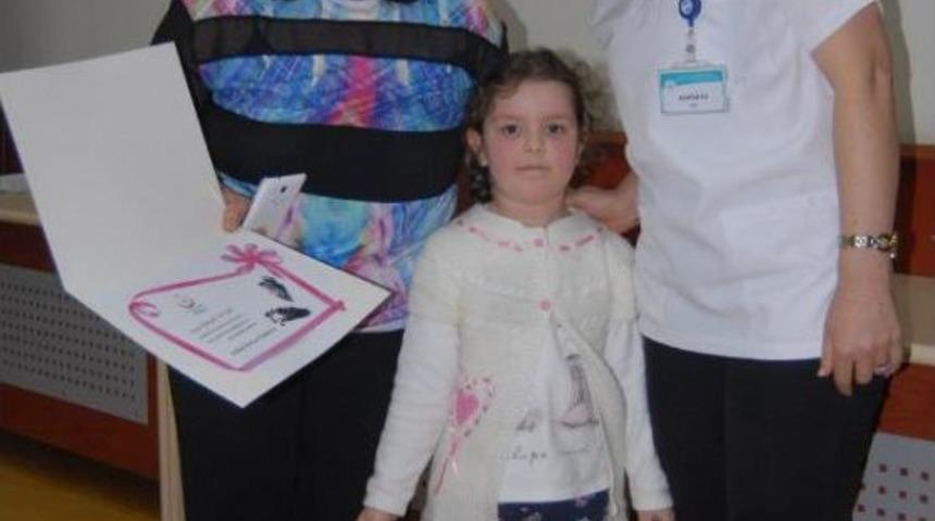 Ebeler Haftası'nda Doğumlarında Bulundukları &Ccedil;ocuklarla Buluştular