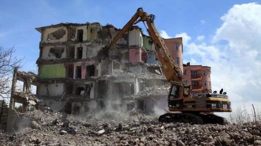 36 Kişinin &Ouml;ld&uuml;ğ&uuml; Sevgi Apartmanı'nın Avukatı: Binayı M&uuml;vekkilim Yapmadı