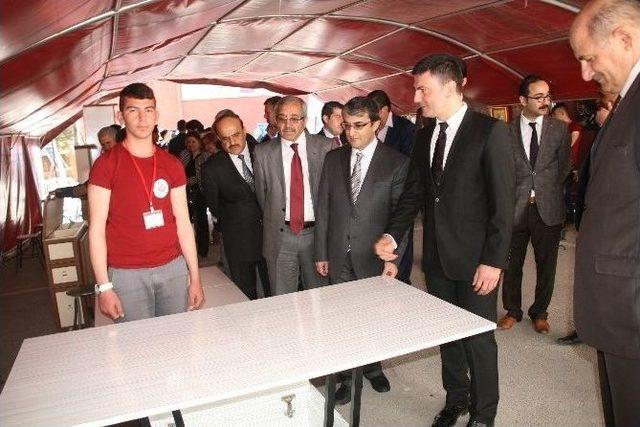 Yozgat Mimar Sinan Meslek Lisesi Tübitak Bilim Fuarı Açıldı