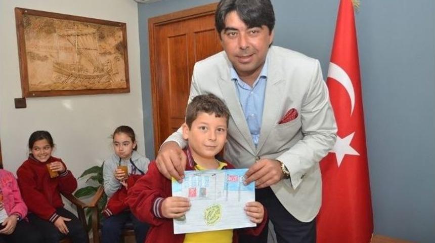 &Ouml;ğrencilerden Başkan Demirağ&rsquo;a Yakın İlgi