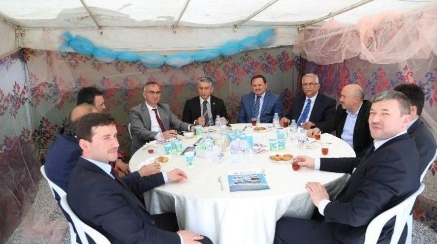 Başkan Yılmazer Kermes A&ccedil;ılışına Katıldı