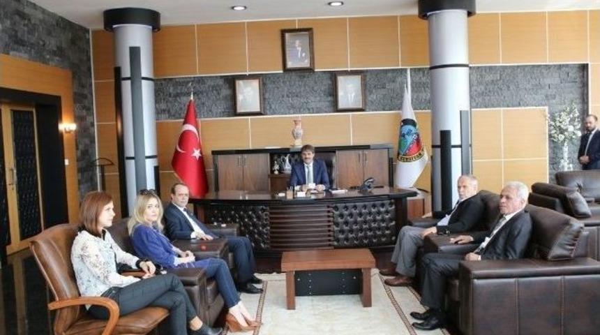 Sakarya Gazeteciler Birliği&rsquo;nden, Başkan Alemdar&rsquo;a Ziyaret