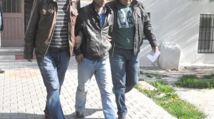 Girdiği Evde Kadın I&ccedil; &Ccedil;amaşırı Ile K&uuml;lotlu &Ccedil;orap &Ccedil;alan Hırsız Tutuklandı