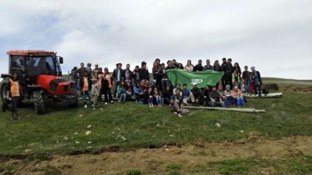 Bayburt &Uuml;niversitesi &Ouml;ğrencileri &Uuml;&ccedil; Bin Fidan Dikti