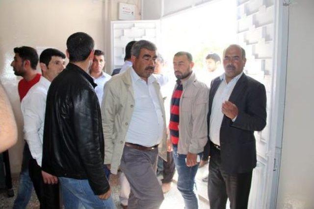 Şanlıurfa'da Sevis Şoförlerinden Alacak Eylemi