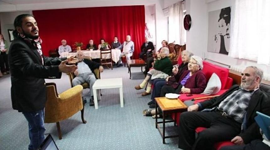 Huzurevi Sakinleri Oyunculara Taş &Ccedil;ıkardılar