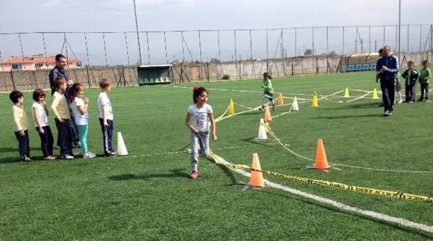 Ko&ccedil;arlı&rsquo;da &Ccedil;ocuk Oyunları Şenliği Renkli G&ouml;r&uuml;nt&uuml;lere Sahne Oldu