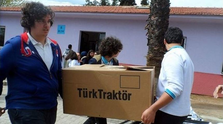 Sosyal Bilimler Lisesi, Malzemelerini Ilıcabaşı &Ouml;ğrencileriyle Paylaştı