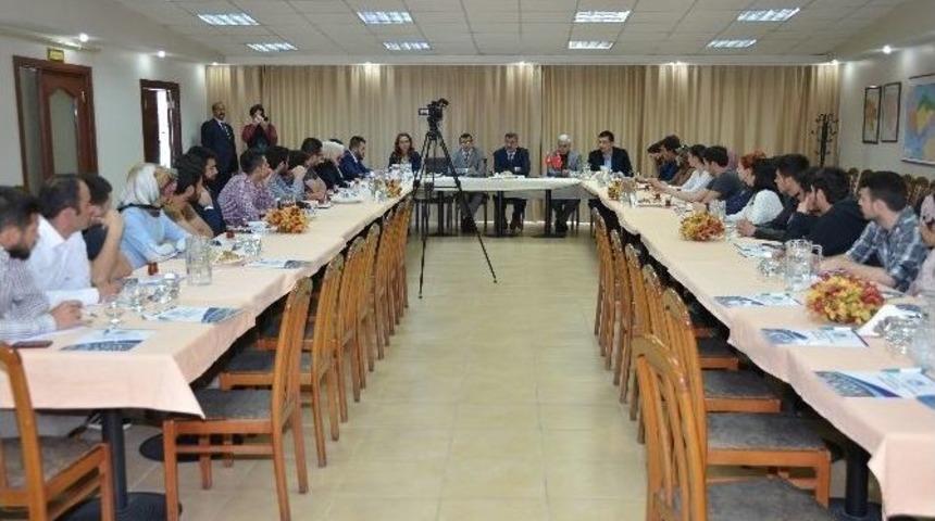 &Uuml;niversiteli &Ouml;ğrenciler Başkan G&uuml;rkan&rsquo;la Bir Araya Geldiler