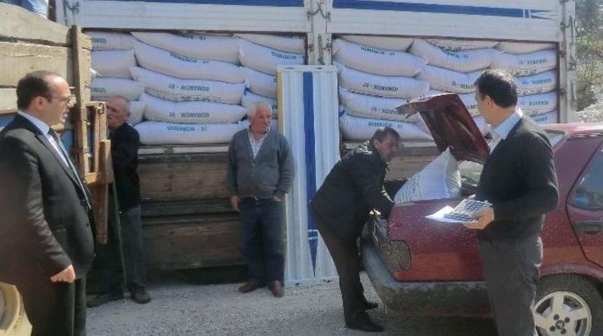 D&uuml;zce&rsquo;deki &Ccedil;eltik &Uuml;reticilerine Tohum Desteği Yapıldı