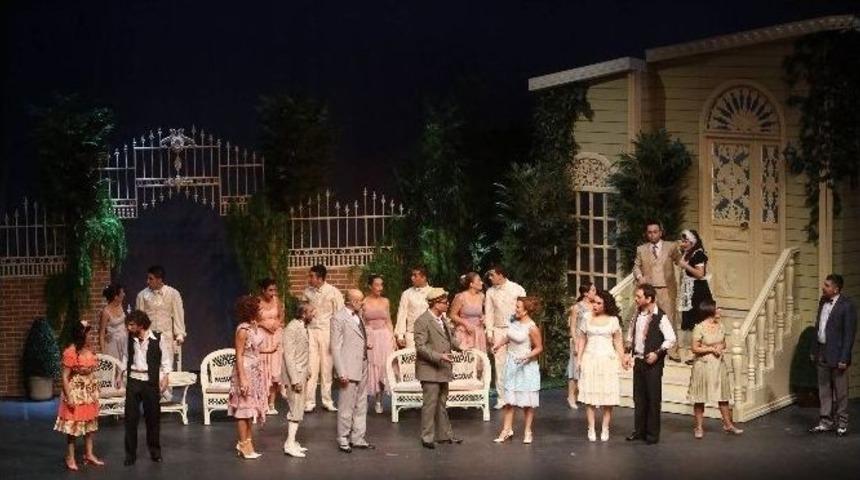 Eskişehir’in Dev Müzikali “lüküs Hayat” İstanbul’dan Sonra Bursa’da