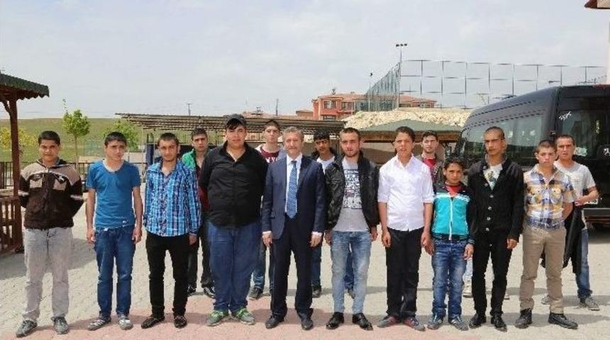 Başkan Tahmazoğlu&rsquo;ndan Su&ccedil; Mağduru Gen&ccedil;lere Ziyaret