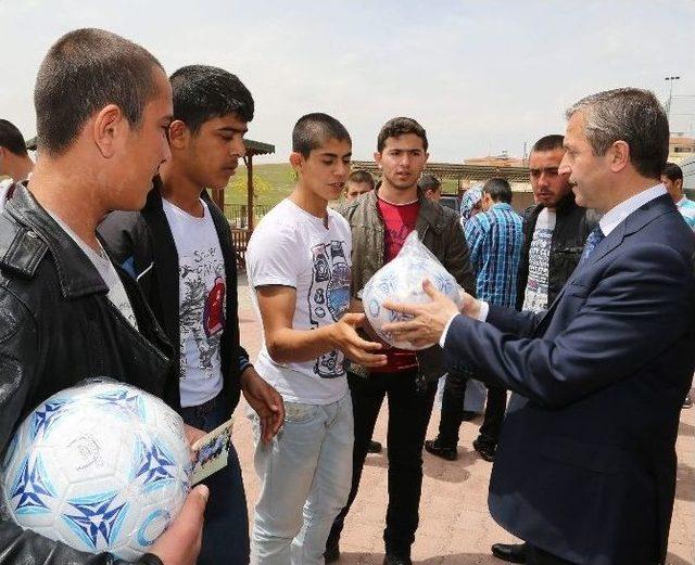 Başkan Tahmazoğlu’ndan Suç Mağduru Gençlere Ziyaret